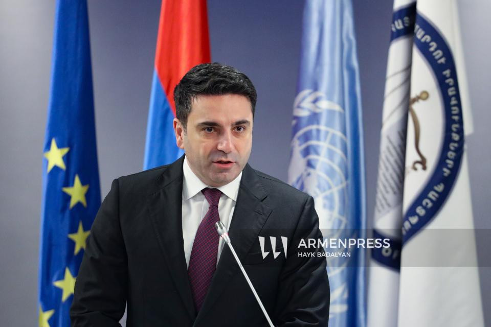 Ալեն Սիմոնյանը չբացառեց Հայաստանի և Ադրբեջանի պատգամավորների ընդլայնված կազմով հանդիպման հնարավորությունը