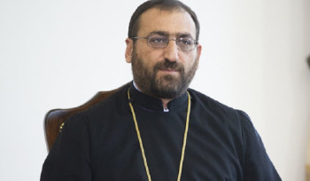 Արշակ սրբազանի քեռու և քեռու դստեր բնակարաններում խուզարկություն է արվել