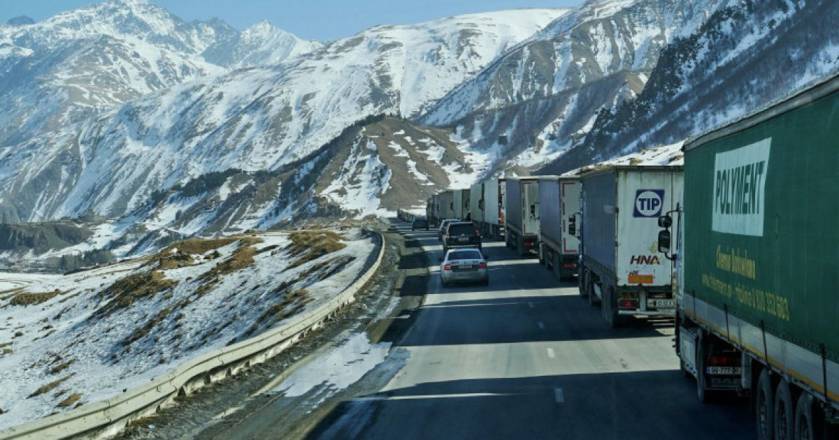 «Վերին Լարս» սահմանային անցակետում ավելի քան 2000 բեռնատար է կուտակվել