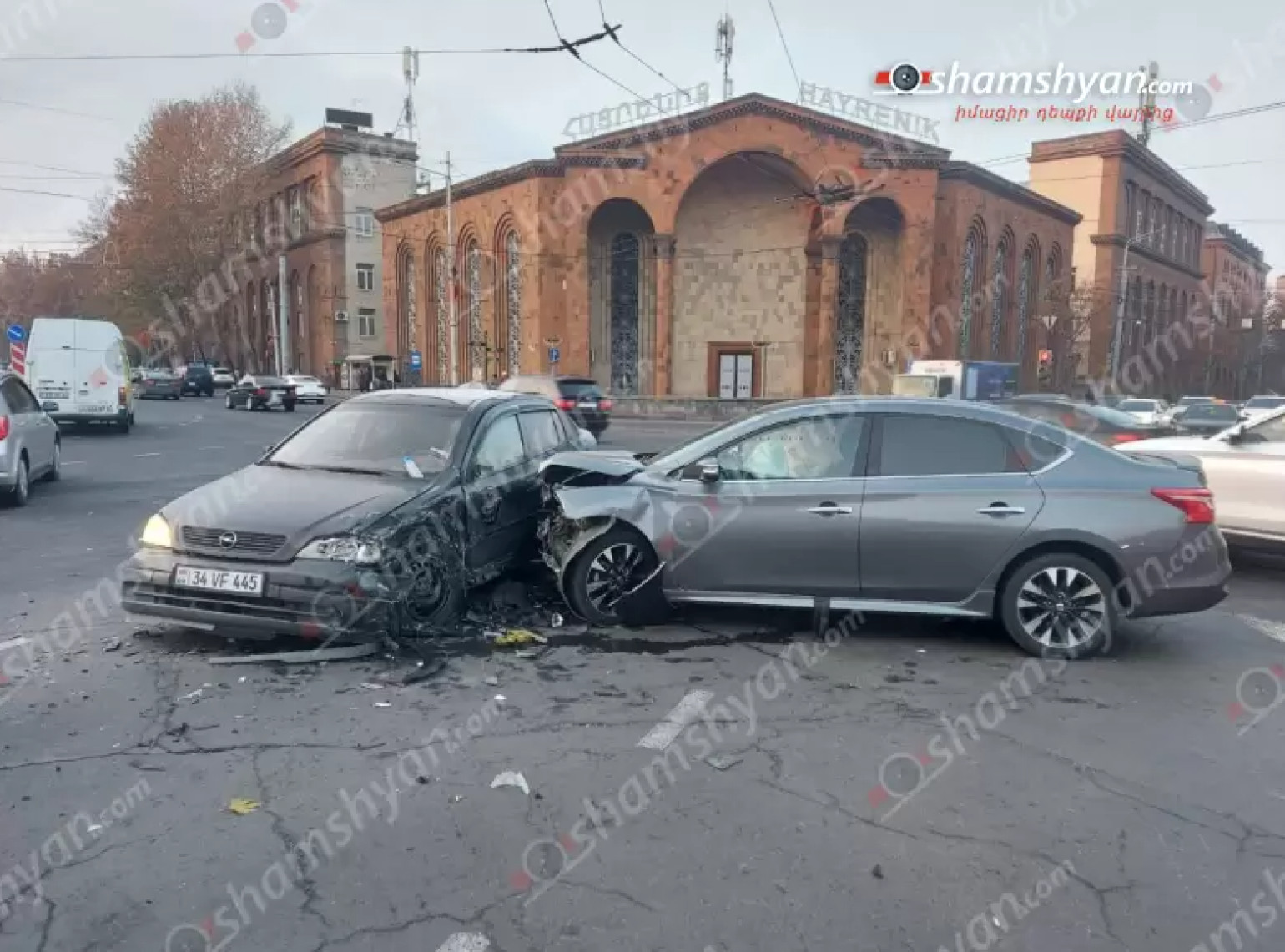 Երևանում բախվել են «Nissan»-ն ու «Opel»-ը. կան տուժածներ