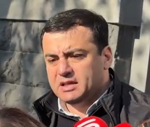 Տիգրան Ավինյանը հողի գող է. Արթուր Չախոյանը դատախազություն հաղորդում է ներկայացրել քաղաքապետի դեմ