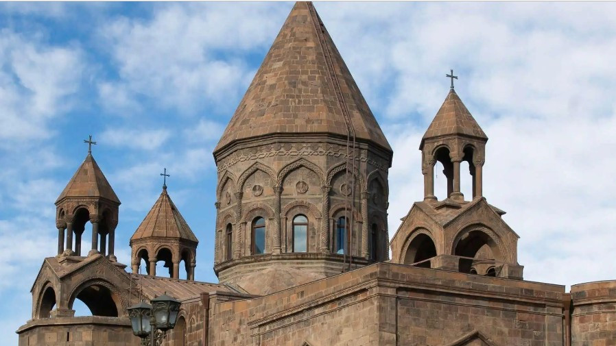 Հորդորում ենք զերծ մնալ հակաիրավական, սադրիչ գործողություններից. ՆԳՆ-ն՝ Էջմիածնում սպասվող իրադարձությունների մասին