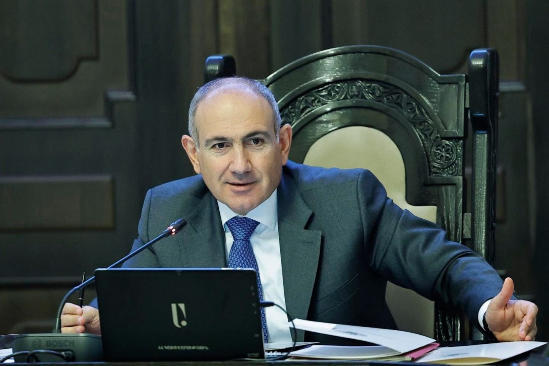 Դա պետք է եպիսկոպոսաց դասի որոշումը լինի, եթե ինձանից կարծիք հարցնեն այդ հարցի շուրջ, ես կարծիք կարտահայտեմ․ Փաշինյանը՝ Կաթողիկոսի տեղապահ նշանակելու մասին