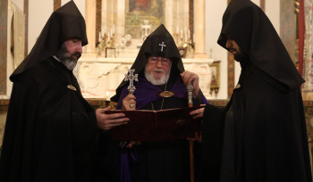 Հորդորում ենք խոտոր ընթացքի մեջ եղող մեր Սրբազան Հայրերին վերադառնալ կանոնական դաշտ և գործել միայն մեր Սուրբ Եկեղեցու նվիրական կարգաց համաձայն․ Վեհափառի պատգամը