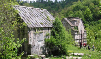 Քաղաքացին կնոջ և երեք երեխաների հետ Մաթոսավանք վանական համալիր տանող անտառամիջյան ճանապարհին մոլորվել էր