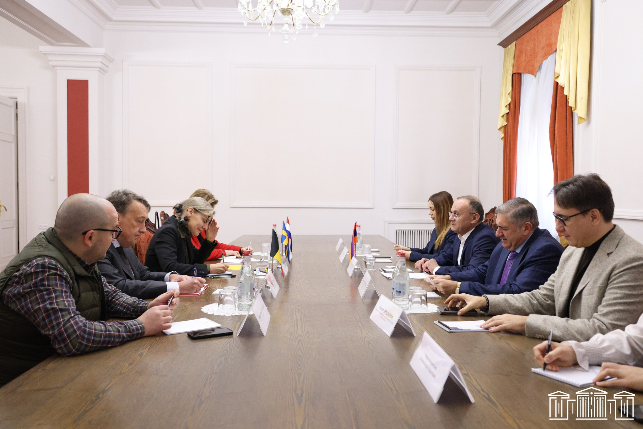 ԱԺ «Հայաստան» խմբակցության ղեկավար Սեյրան Օհանյանը և պատգամավորները Շվեդիայի դեսպանին մտահոգություն են հայտնել Հայաստանում ժողովրդավարական հետընթացի վերաբերյալ