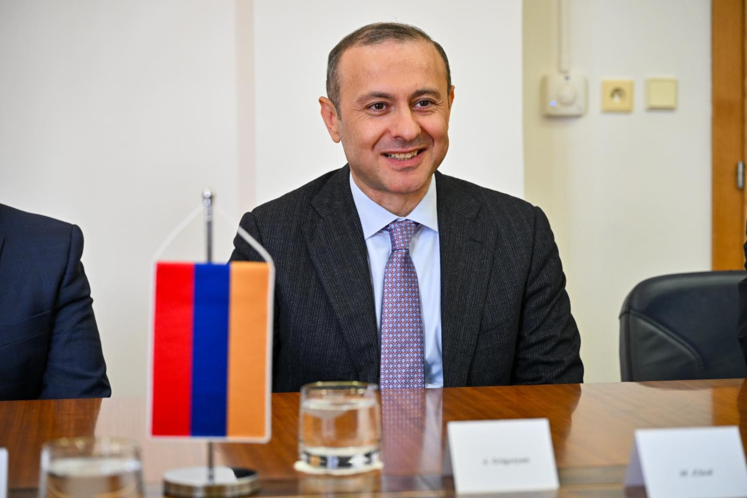 Արմեն Գրիգորյանը 252 հազար դրամ արժողությամբ վիuկի է նվեր ստացել ԱՄՆ դեսպանությունից. Factor