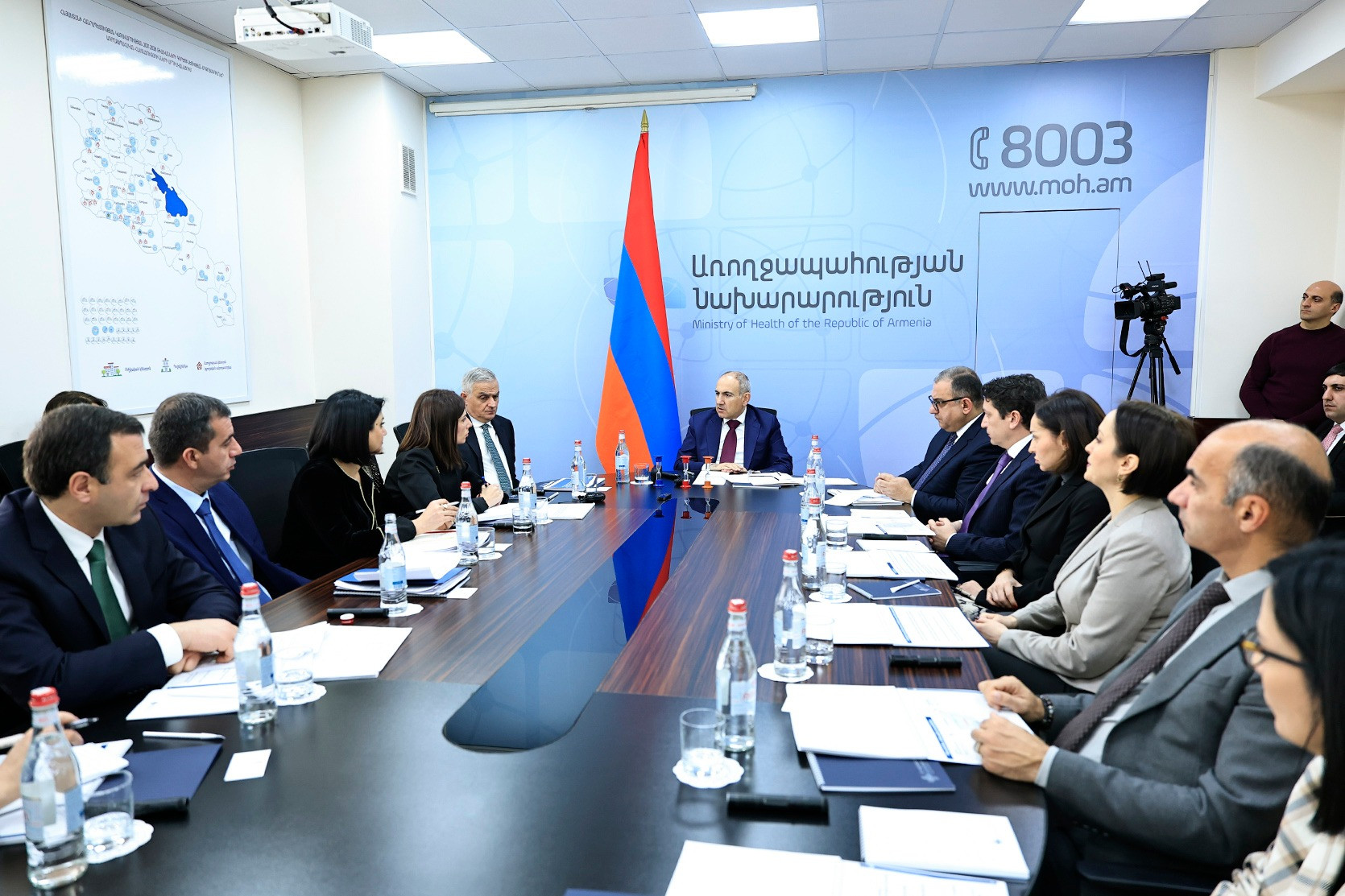 Առողջապահական հաստատություններում կանխիկ վճարումների համակարգը պետք է բացառել․ Փաշինյան
