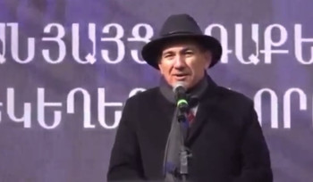 Թող պատարագների ժամանակ զեղչեն այն անունը, որը չպիտի հնչի խորանից՝ մինչև այն պահը, երբ մենք կունենանք իրապես ընտրված, լեգիտիմ կաթողիկոս. Նիկոլ Փաշինյան