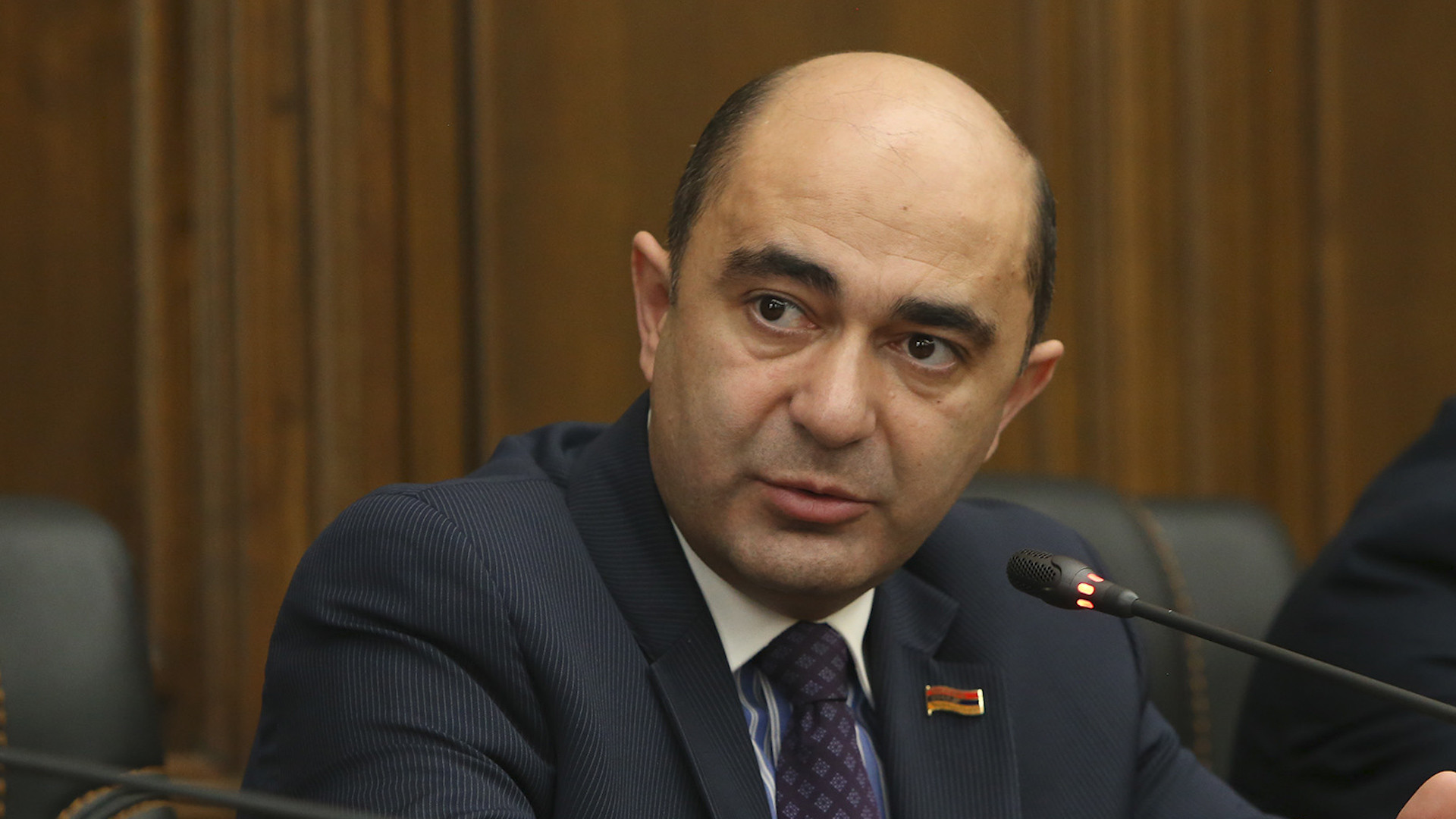 Ինչպե՞ս կարող է վարչապետը իրեն վերագրել կաթողիկոսի լիազորությունները. Մարուքյան