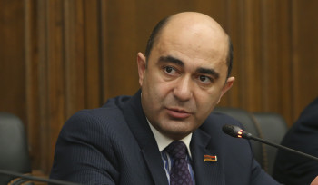 Ինչպե՞ս կարող է վարչապետը իրեն վերագրել կաթողիկոսի լիազորությունները. Մարուքյան
