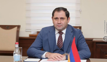 Աշխատանքից ազատել եմ այն աշխատակիցներին, որոնք ունեն այլ երկրի քաղաքացի զավակներ․ Պաշտպանության նախարար