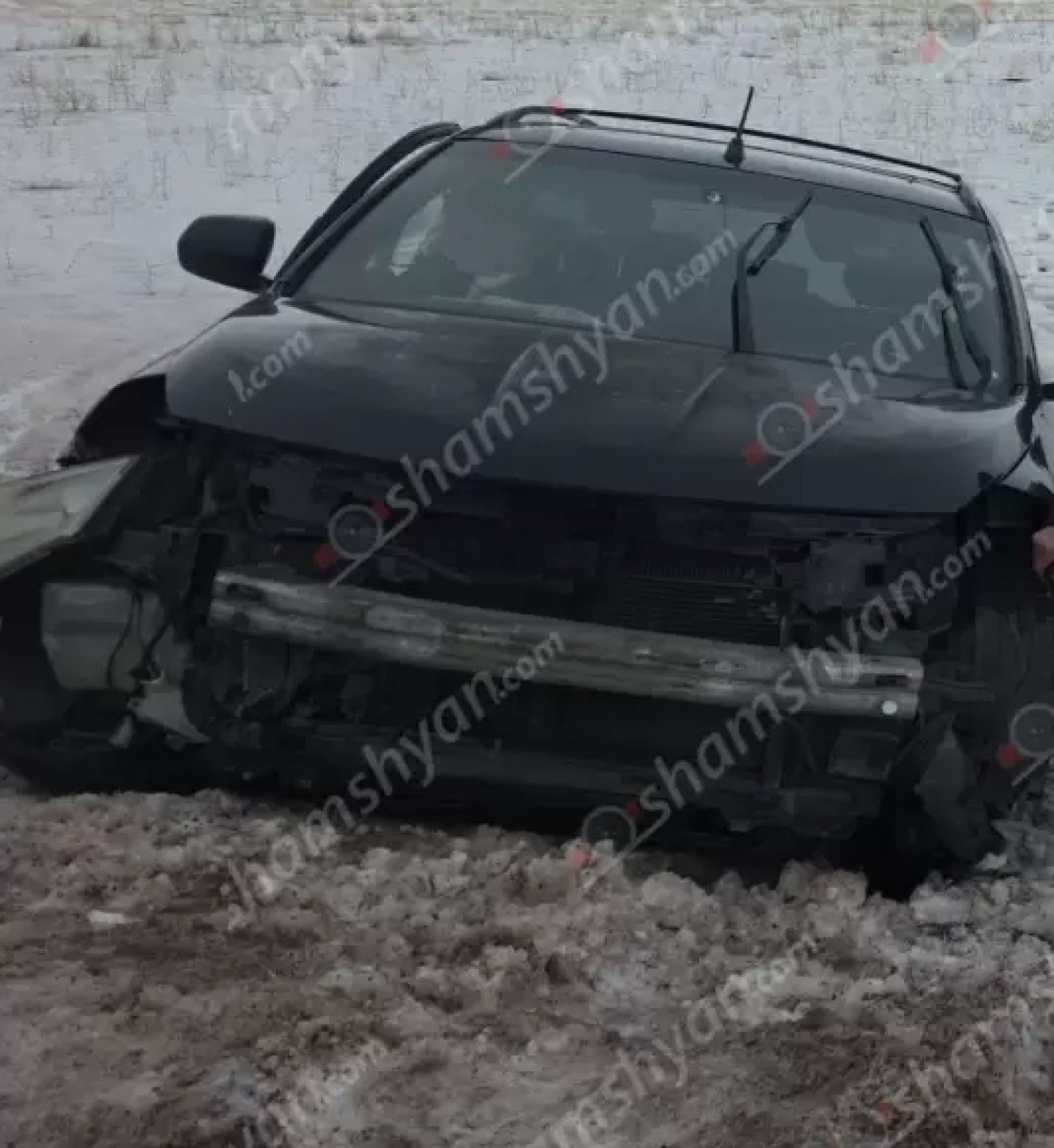 «Nissan Murano»-ն Մաստարայում բախվել է երկաթե արգելապատնեշին և հայտնվել ձորակում. կա 3 տուժած