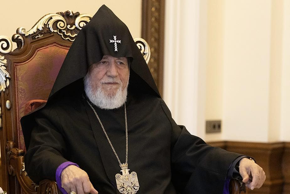 Մխիթարություն և հոգու ուրախություն էր տեղեկանալ Բաքվում շինծու մեղադրանքներով ապօրինաբար պահվող չորս հայորդիների հայրենիք վերադարձի մասին․ Մայր Աթոռ