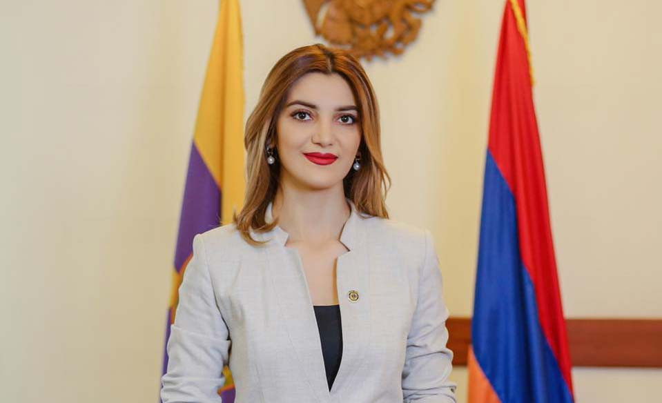 Թե ինչու կալանք չի եղել, պետք է նախաքննության մարմինը պատասխանի․ Էջմիածնի նախկին քաղաքապետի գործով առաջին դատական նիստը մեկնարկեց