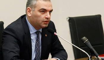 Այս պահին քննչական մարմինները մուտք են գործել իմ բնակարան և առանց իմ ներկայության իրականացնում են խուզարկություն․ Հայկ Դեմոյան