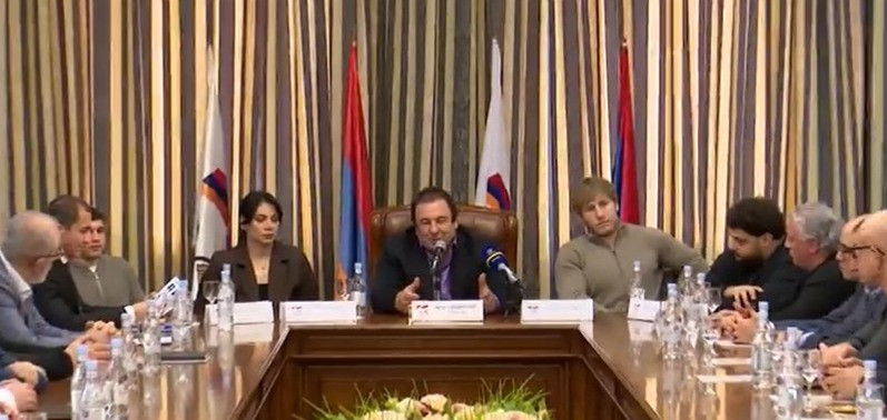 Գագիկ Ծառուկյանը ազդարարեց երկու խոշոր նախագծի մասին` Արթուր Ալեքսանյանի, Վարազդատ Լալայանի, Մալխաս Ամոյանի ու Հռիփսիմե Խուրշուդյանի մասնակցությամբ (տեսանյութ)