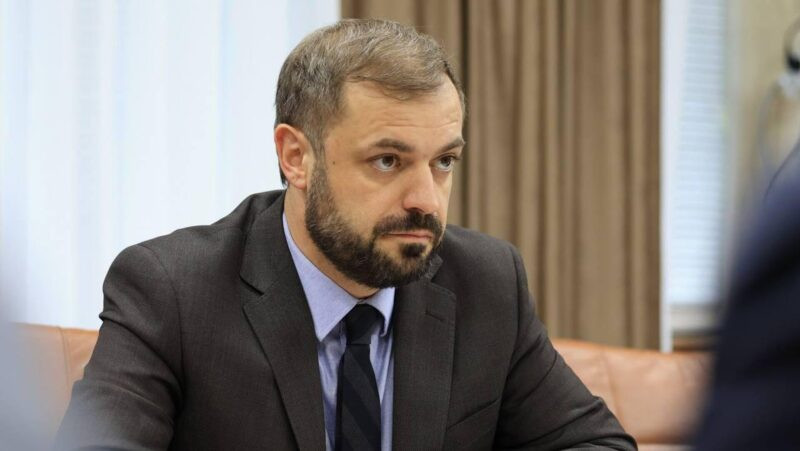 Ռեգուլյար բենզինի գինն էլ իջավ․ արդեն 420 դրամ է․ Պապոյան