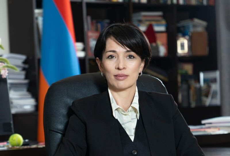 Չնայած երեխաներն ավելի լավ կարող են լուծել առաջադրանքներն ԱԲ միջոցով, սակայն այն չի դառնում գիտելիք. ԿԳՄՍ նախարար