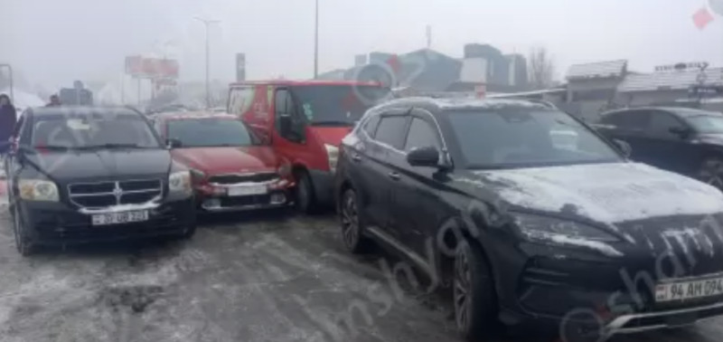 Աշտարակի խճուղում մերկասառույցի պատճառով բախվել են 5 ավտոմեքենա