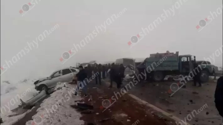 Բազմաբերդ-Կաքավաձոր խաչմերուկի մի քանի հատվածներում բախվել են մի շարք մեքենաներ. 10-ից ավելի վիրավորներ կան