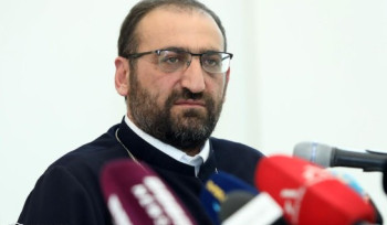 Արշակ Սրբազանի կալանքի երկարացման միջնորդությունը կքննի դատավոր Կարեն Ֆարխոյանը