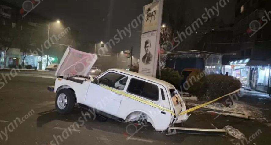 Երևանում բախվել են Mercedes-ը և VAZ 2121-ը․ վերջինի հետևի 2 անվահեծանները կոտրվել են․ կան վիրավորներ