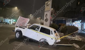 Երևանում բախվել են Mercedes-ը և VAZ 2121-ը․ վերջինի հետևի 2 անվահեծանները կոտրվել են․ կան վիրավորներ