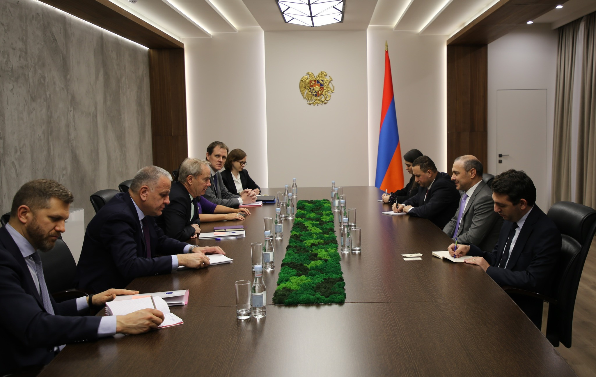Արմեն Գրիգորյանը ԵԱԳԾ քաղաքական հարցերով գլխավոր քարտուղարի տեղակալի հետ քննարկել է տարածաշրջանային ենթակառուցվածքների զարգացման հարցեր