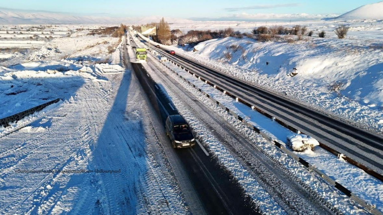 Սիսիանի, Գորիսի, Մեղրիի, Ապարանի, Արագածի, Դիլիջանի, Գավառի տարածաշրջաններում ձյուն է տեղում