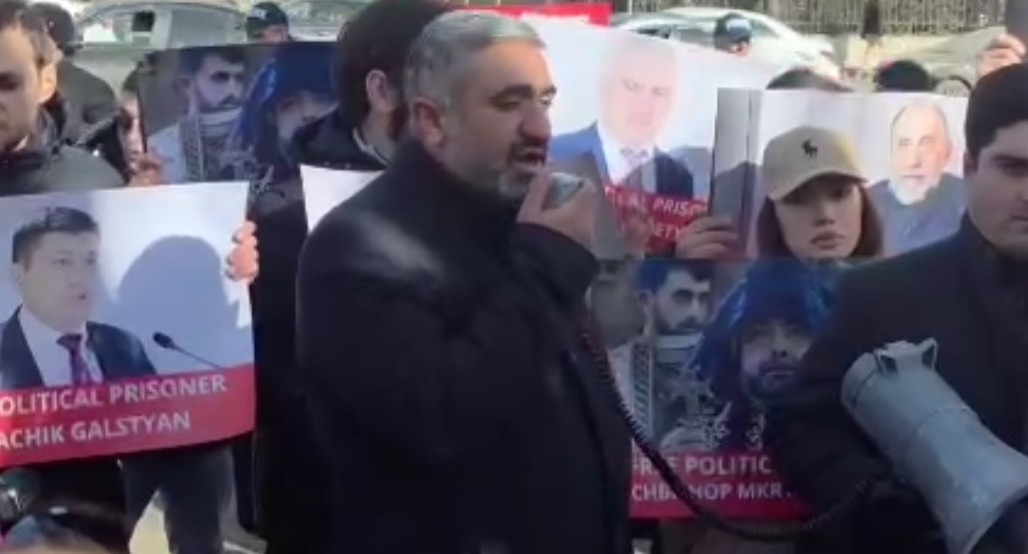 Հայ առաքելական եկեղեցին չի զբաղվում քաղաքականությամբ, բայց եկեղեցին չի կարող ձայն չբարձրացնել, երբ տեսնում է, որ անօրինություն է կատարվում. Տեր Փառեն