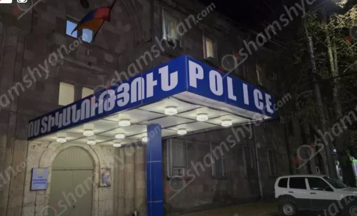 Երևանի տներից մեկի բակում հայտնաբերվել է 15-ամյա տղայի մшրմին. աջ քունքային հատվածում եղել է կրակոցի հետք