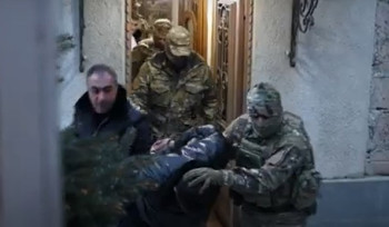 Քրեական ոստիկանները հանցավոր խումբ են բացահայտել. կատարվել են մեծամասշտաբ խուզարկություններ, կան ձերբակալվածներ