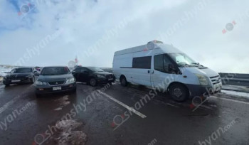 Արագածոտնում բախվել են «Mitsubishi»-ն, «Suzuki»-ն, «Toyota»-ն, «Ford Transit»-ը և «ՎԱԶ 2107»-ը