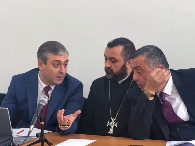 Մուղնու եկեղեցու քահանա Գարեգին Արսենյանի տնային կալանք խափանման միջոցը վերացվեց