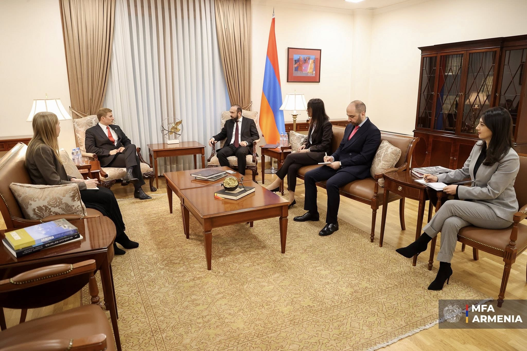 Արարատ Միրզոյանը հանդիպում է ունեցել ԱՄՆ պետքարտուղարի տնտեսական հարցերով տեղակալի հետ
