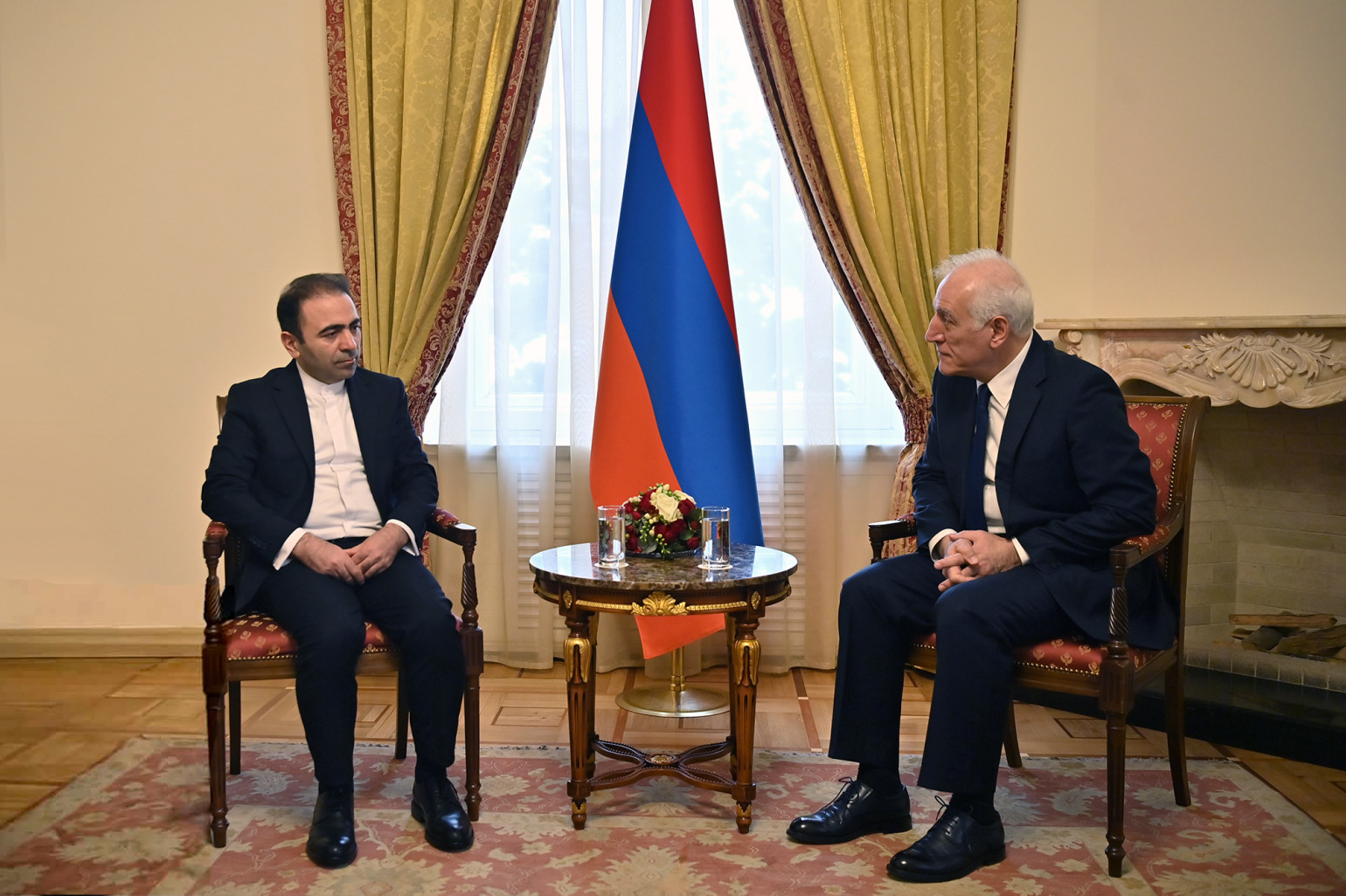 Հայաստանը բարձր է գնահատում Իրանի հստակ դիրքորոշումը ՀՀ-ի տարածքային ամբողջականության և սահմանների անխախտելիության վերաբերյալ․ Խաչատուրյանը՝ Իրանի դեսպանին