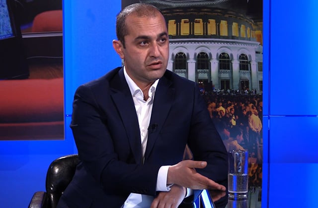 Դուք չէի՞ք, որ 2020 թվականին բացառապես Հրայր Թովմասյանին ՍԴ նախագահի պաշտոնից ազատելու նպատակով սահմանադրական փոփոխություններ նախաձեռնեցիք․ փաստաբանը՝ ՔՊ-ականներին