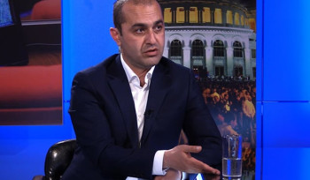 Դուք չէի՞ք, որ 2020 թվականին բացառապես Հրայր Թովմասյանին ՍԴ նախագահի պաշտոնից ազատելու նպատակով սահմանադրական փոփոխություններ նախաձեռնեցիք․ փաստաբանը՝ ՔՊ-ականներին