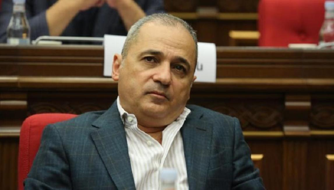 Դատախազությունը պահանջում է ԱԺ նախկին պատգամավոր Վահե Հակոբյանից հօգուտ ՀՀ-ի բռնագանձել 12 անշարժ և շարժական գույքեր, շուրջ 21 միլիոն դոլարին համարժեք գումար