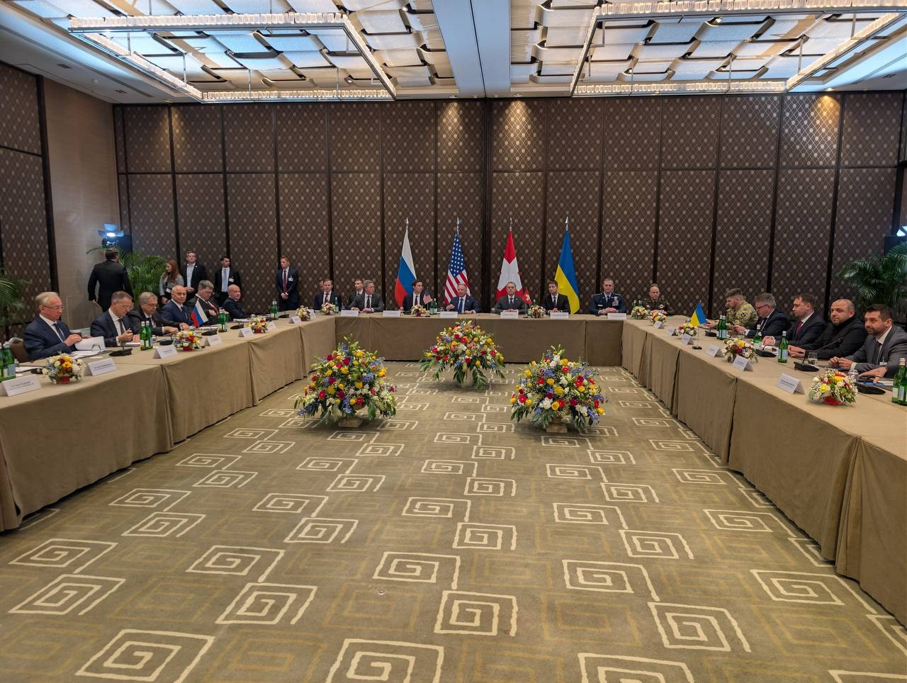 Ժնևում մեկնարկել են ԱՄՆ-ՌԴ-Ուկրաինա եռակողմ բանակցությունները