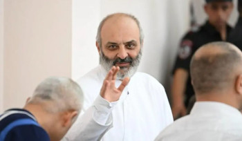Դատարանը երկու ամսով երկարաձգեց Բագրատ արքեպիսկոպոս Գալստանյանի կալանքը