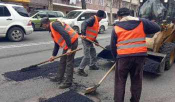 Ունենք դեպքեր, որ փոսալցումը կատարվել է առանց բիտումի․ այդ ասֆալտը քանդվելու է ամբողջությամբ շինարարի հաշվին․ փոխքաղաքապետ
