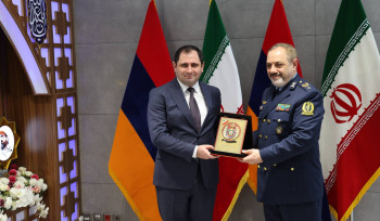Բարձր ենք գնահատել պաշտպանության բնագավառում ՀՀ-Իրան համագործակցության մակարդակը. Պապիկյանը հանդիպել է Ազիզ Նասիրզադեի հետ