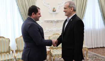 Պապիկյանն Իրանի նախագահի հետ քննարկել է պաշտպանության ոլորտում գործակցությանը վերաբերող հարցեր