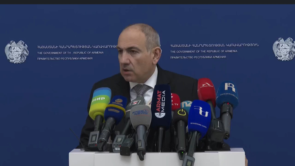 Փաշինյանը պատասխանում է լրագրողների հարցերին. ուղիղ