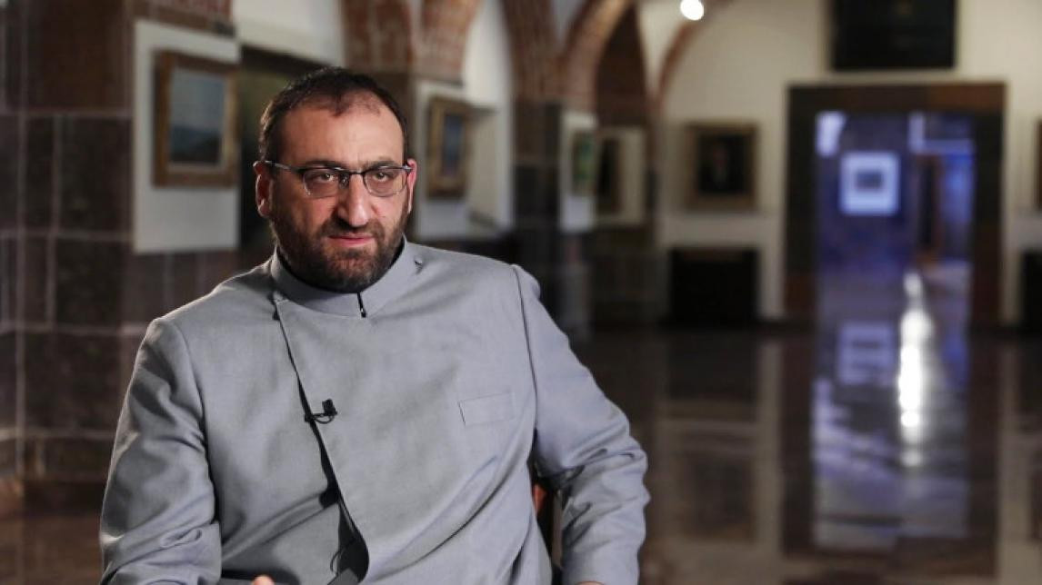 Արշակ սրբազանը կալանքից անհապաղ ազատ արձակվեց․ փաստաբան