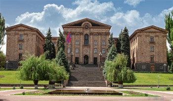 ԱԺ կին պատգամավորներն ու աշխատակիցները Մարտի 8-ի առթիվ պարգևատրվել են 70-հազարական դրամով