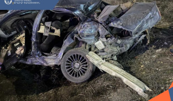 Երևան-Երասխ ավտոճանապարհին «BMW»-ն դուրս է եկել ճանապարհի երթևեկելի հատվածից և բախվել կայանած «KamAZ» բեռնատարին․ կա զոհ