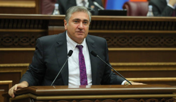 Ինչո՞ւ է էքսկուրսիաներ կազմակերպում դեպի այդ պատը․ որովհետև ինքը չի ամաչում պատերազմը խաղաղություն, իսկ պարտությունը հաղթանակ կոչելուց․ Արթուր Խաչատրյան